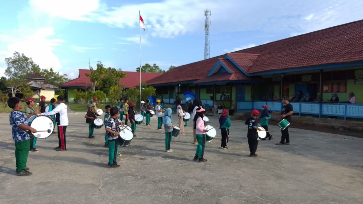 Kegiatan Eksul Drumband